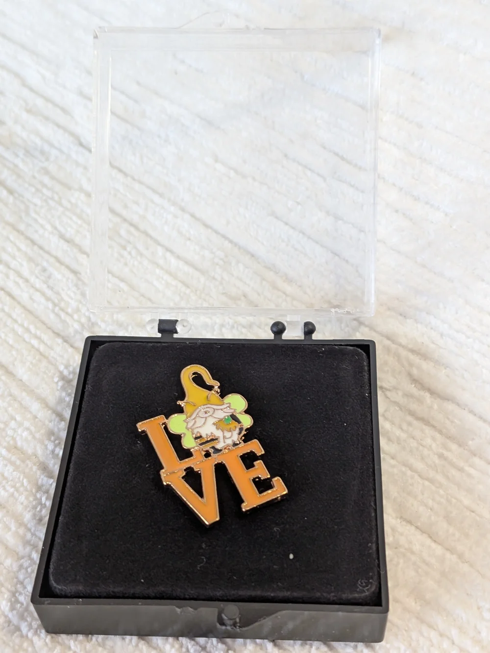 Bumblebee Gnome Enamel Pin - Love - With Case Metal Pin For Hats, Backpacks